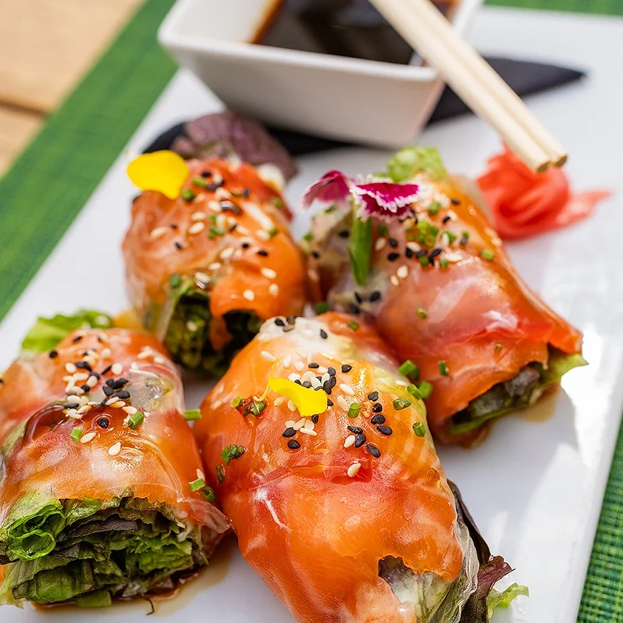 Marinated salmon rolls