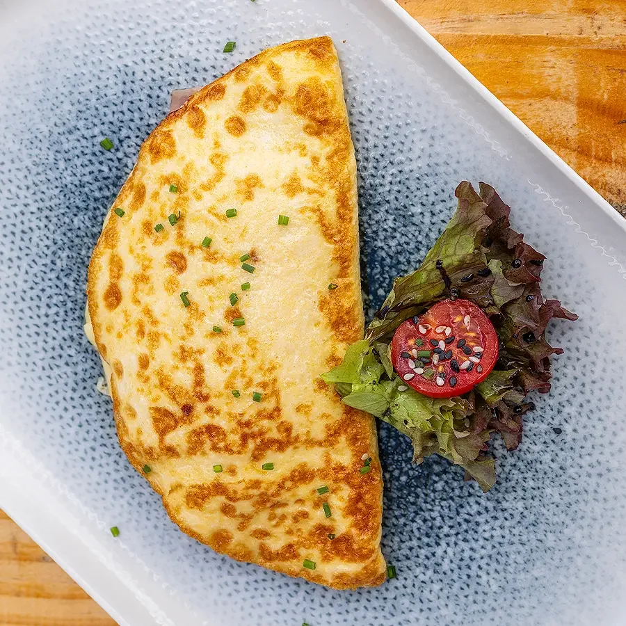 Omelette ham and cheese